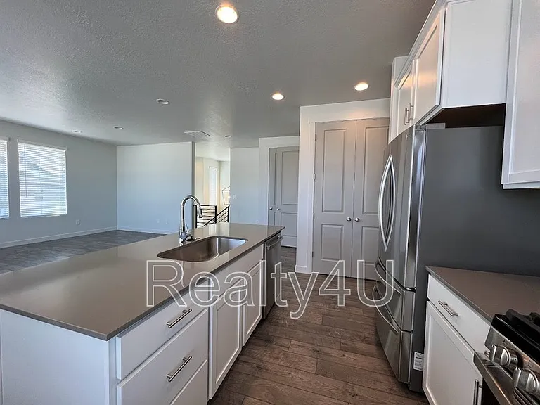 2771 N 3870 W — Photo 2