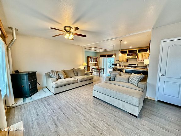 4th image of 7990 Sunset Dr