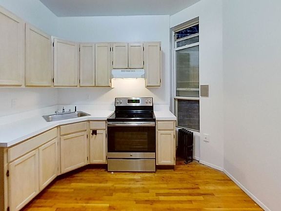 2nd image of 693 9th Ave #2FRONTN
