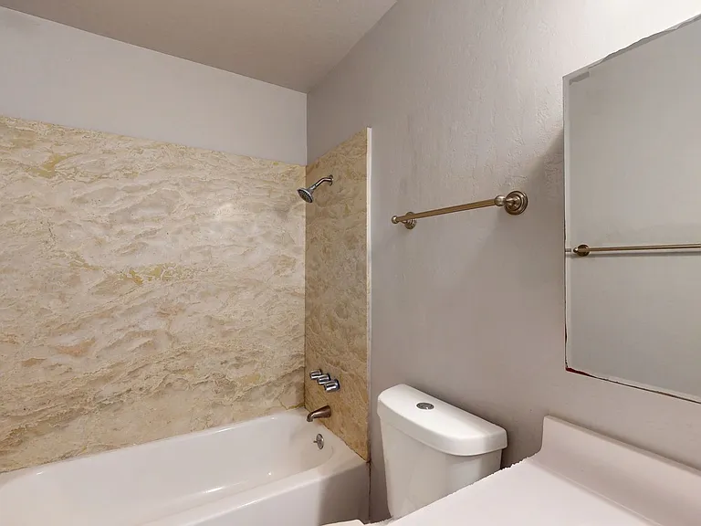 Hidden Glen Apartments — Photo 17