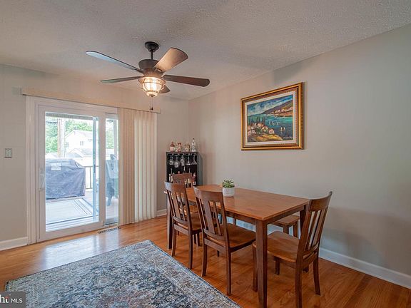 5th image of 528 Patricia Ct