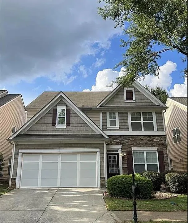 3295 Briaroak Dr
