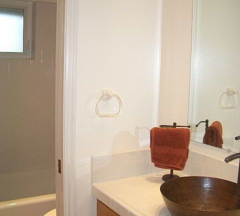 5th image of 477 Yale Ave