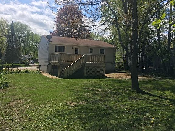 2nd image of 399 Birchwood Dr