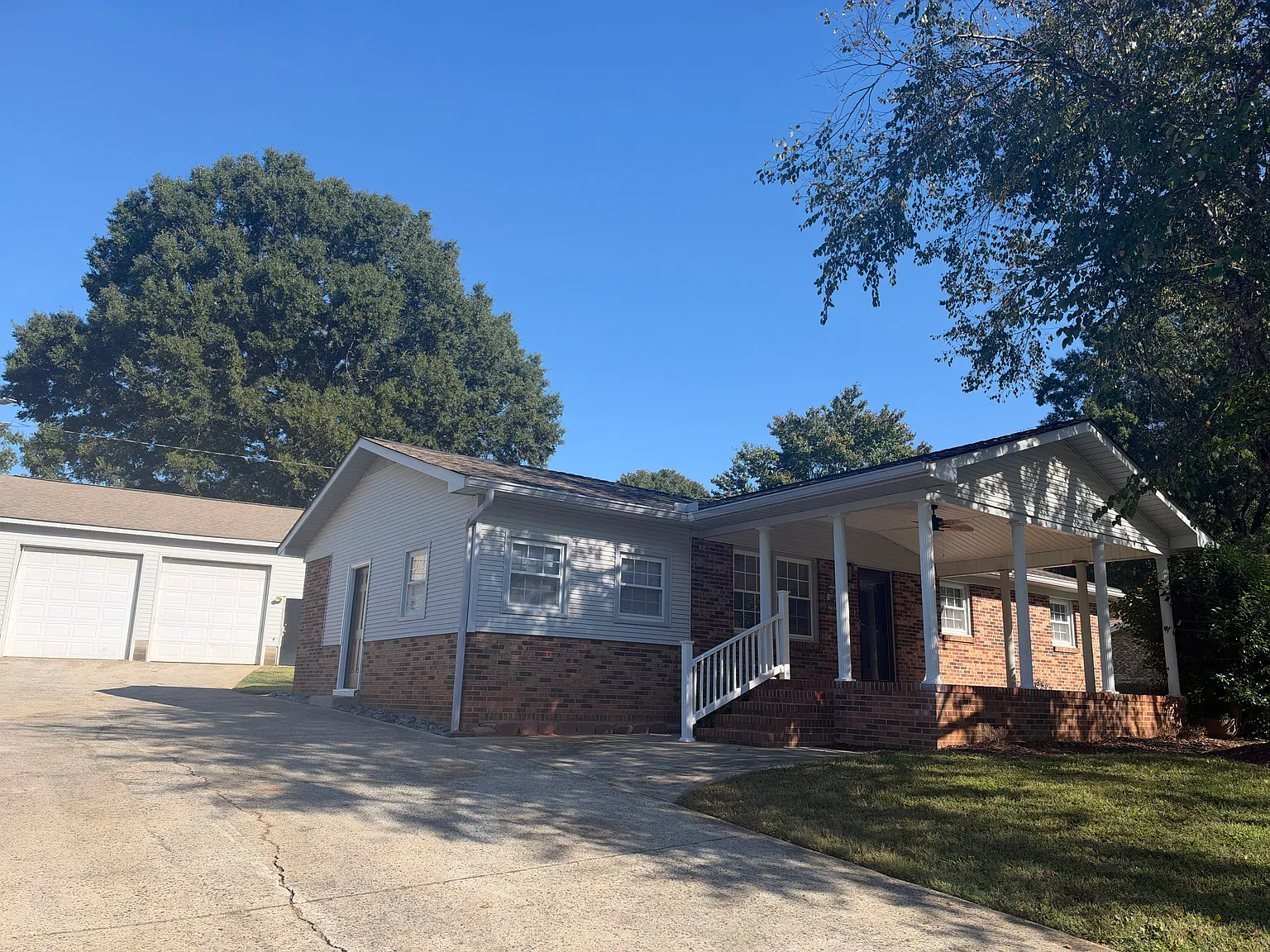 3 bed, 1325 sqft, $2,500 — Photo 3