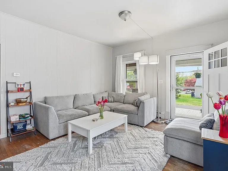 224 Oakdale Ave #1 — Photo 3