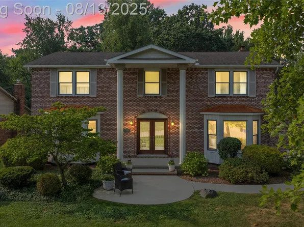 7929 Siding Ct, Grosse Ile, MI 48138