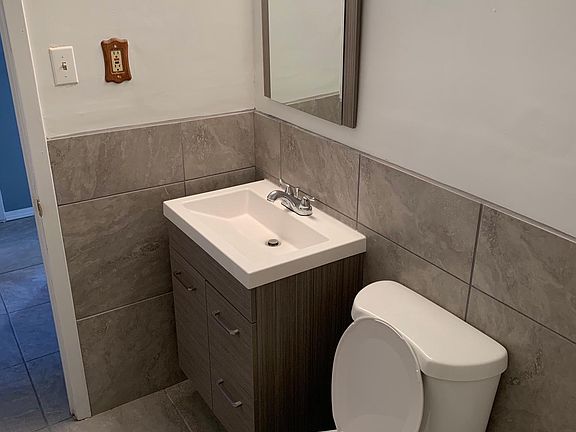 3rd image of 5252 Alps Dr