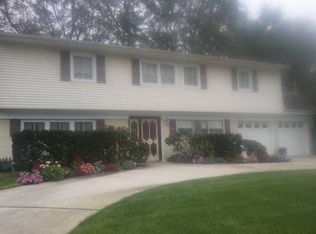 84 Pilcher St, Babylon, NY 11702