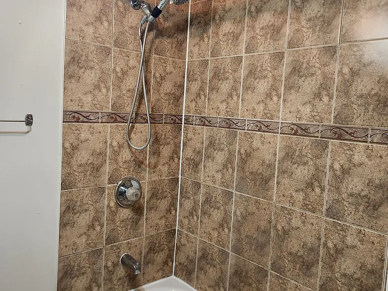 43 Chadwick Dr — Photo 7