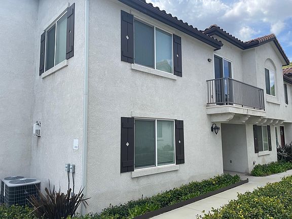 3rd image of 27926 Avalon Dr