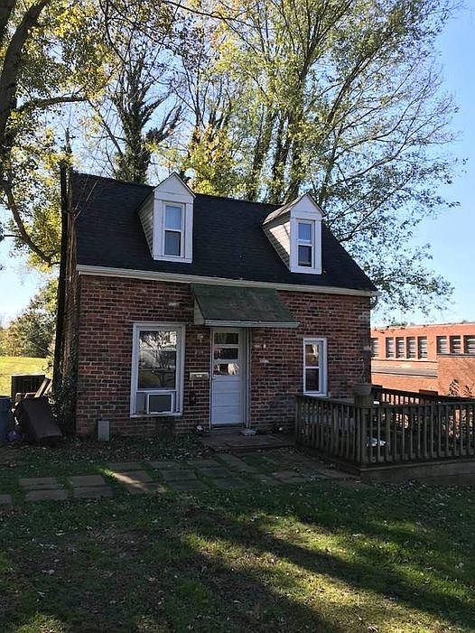 1st image of 220 Waterloo St