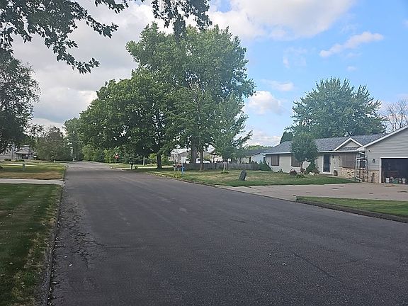 4th image of 3200 Malcolm Ave
