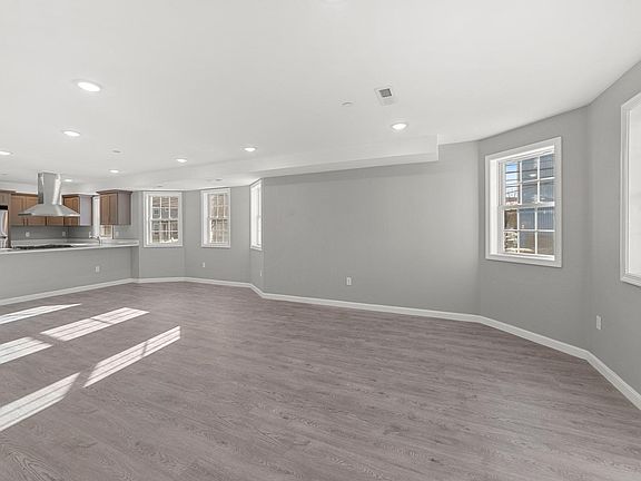 5th image of 1 Moulton St #1