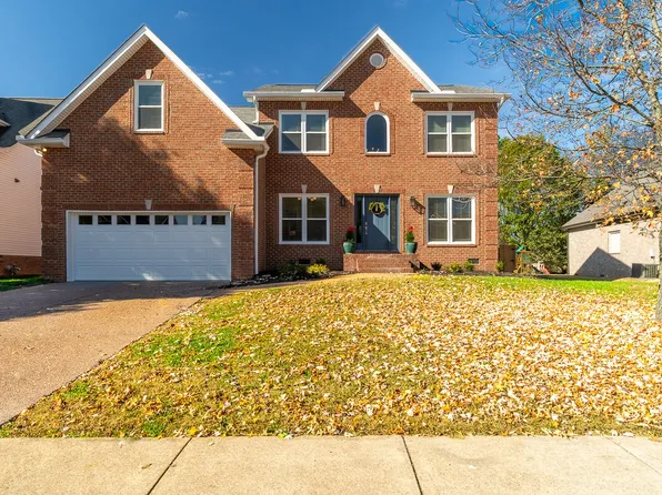 132 Fieldcrest Cir, Hendersonville, TN 37075