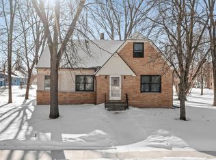 401 Central Dr W, Braham, MN 55006