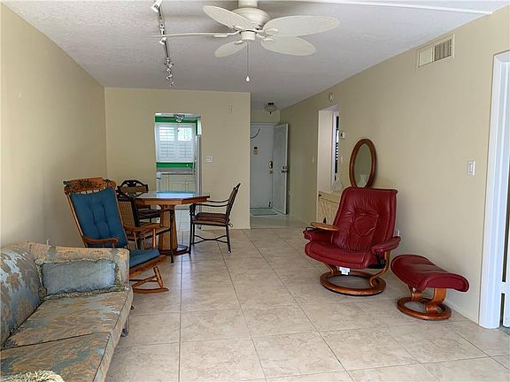 4th image of 1100 Ponce De Leon Cir