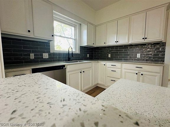 5th image of 2203 S M St