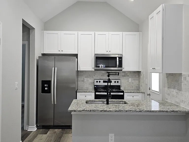 752 Juneau Ct — Photo 5