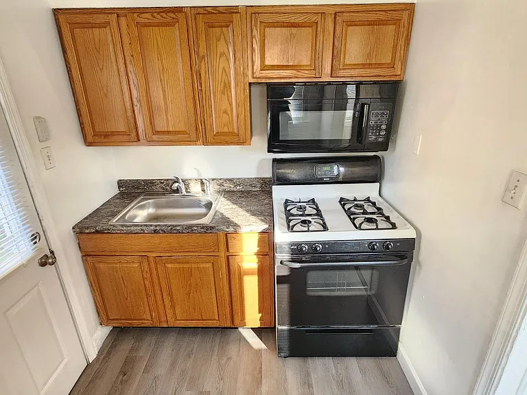 4518 Fairfax Rd — Photo 6