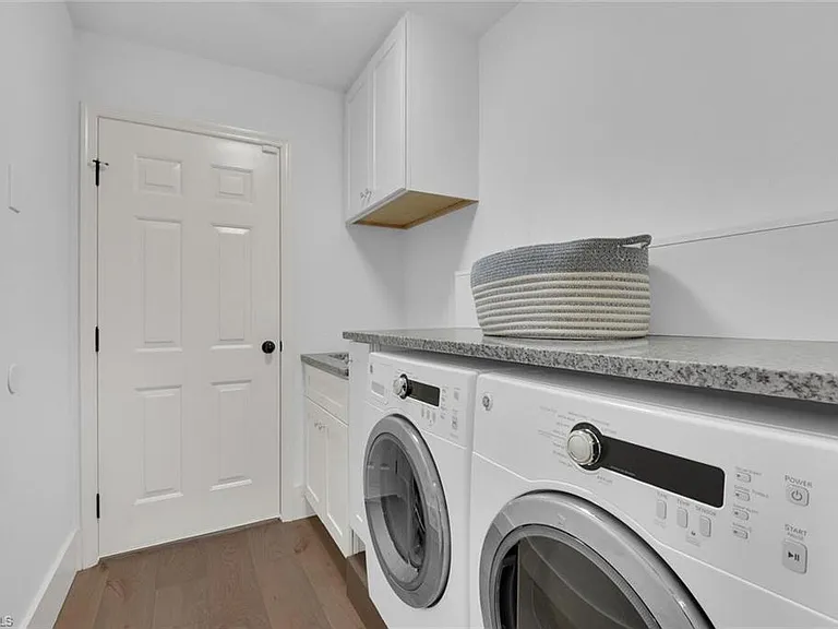 2124 Paget Cir #1 — Photo 19