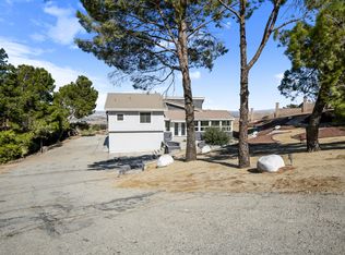 1125 Lakeview Dr, Palmdale, CA 93551