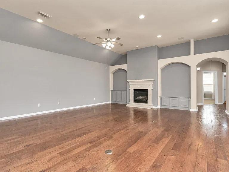 6630 Larocke Trl — Photo 8