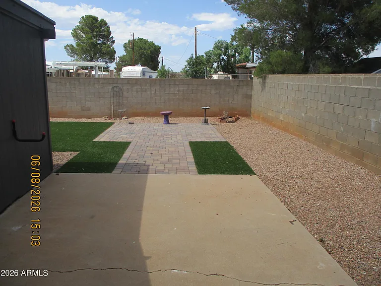 201 Meadows Dr — Photo 12