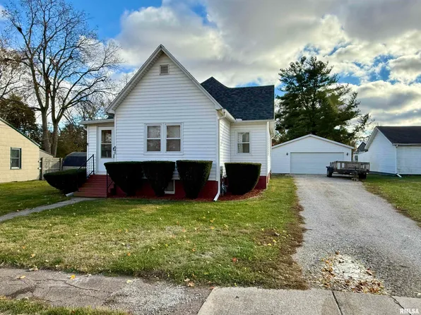840 E 4th St, Galesburg, IL 61401