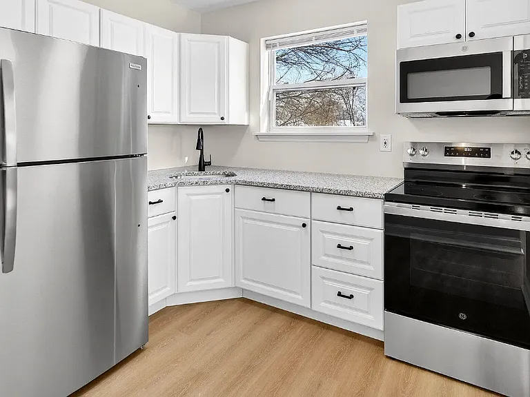 13 Sligo St #2 — Photo 3