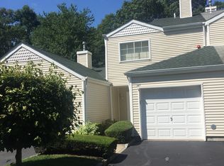 147 Farm House Ct, Manorville, NY 11949