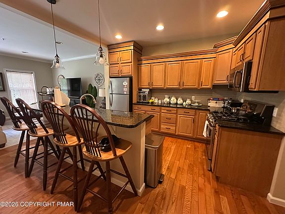 2nd image of 15 Oak Leaf Ln #B-1