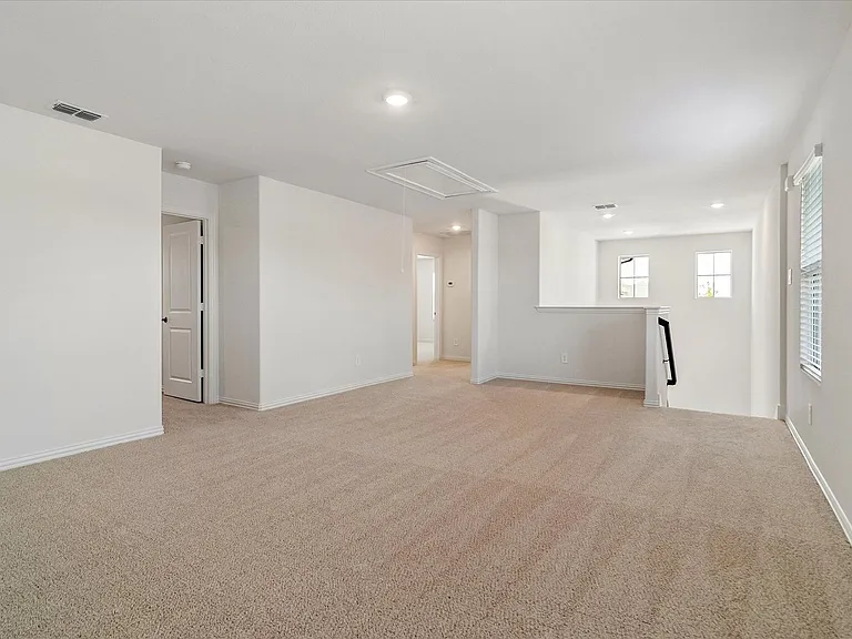 1404 Bridgestone Dr — Photo 12