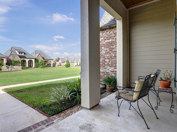 4th image of 203 Willow Vine Dr