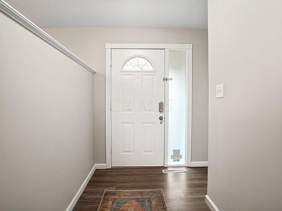 5th image of 176 Lansdowne Ave