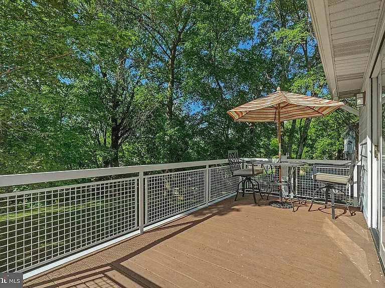 8009 Lewinsville Rd — Photo 17