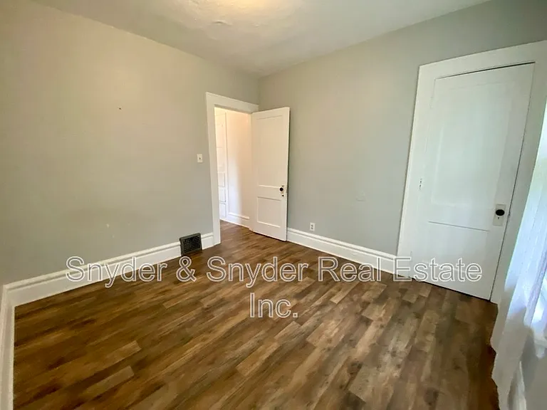 400 Cloverdale Ave #UP — Photo 15