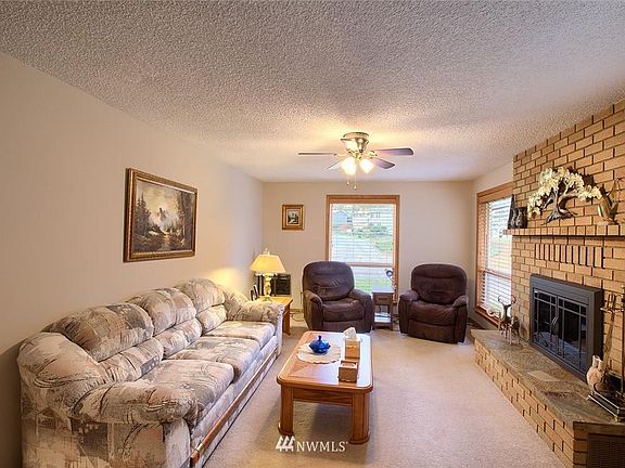 2nd image of 7028 Corfu Blvd NE