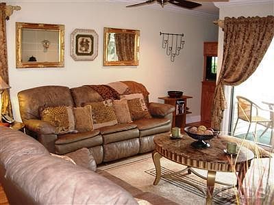 5th image of 504 Fox Run Ln