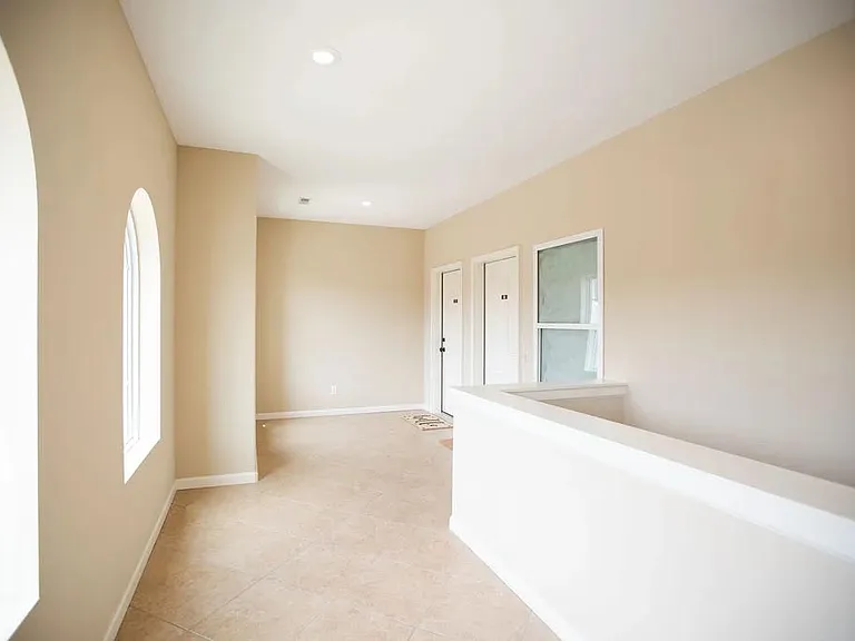 Enclave Apartmants — Photo 16
