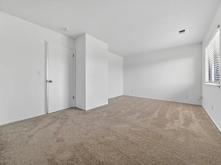 1250 Wilma Dr #B — Photo 9