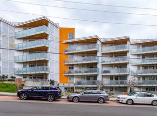 The 881, Saanich, BC V8P 2L3