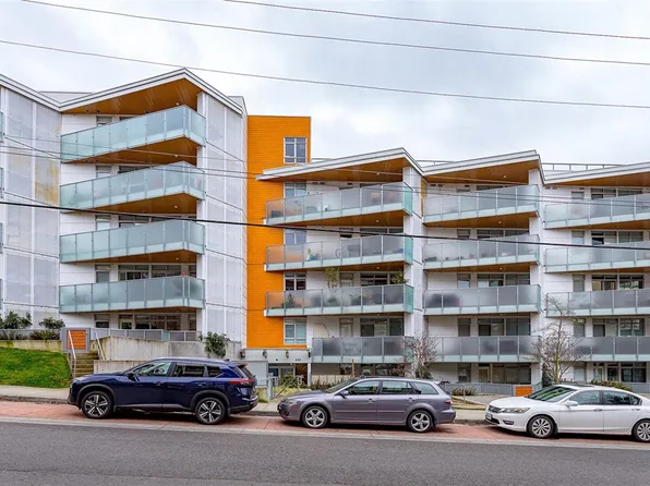 881 Short St #209, Saanich, BC V8P 2L3