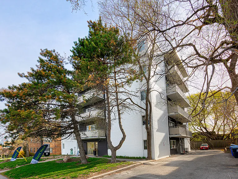 1903 Bayview Ave — Photo 24