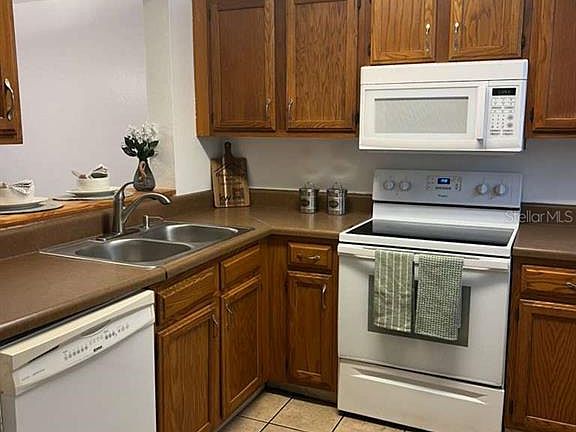 3rd image of 4608 SW 44th Ln