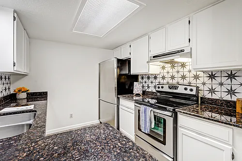 5801 Lowell St NE #B28 Photo 1 5801 Lowell St NE #B28 Photo 1