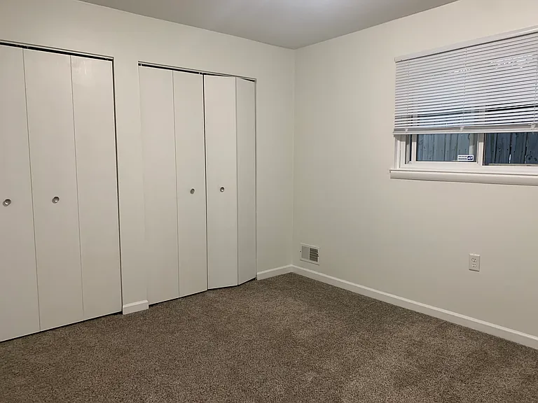 8346 N Grace St — Photo 9