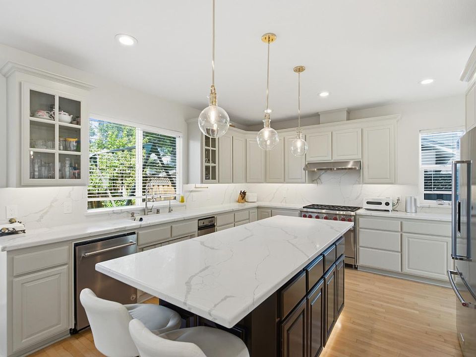 1st image of 3685 Calvin Ave