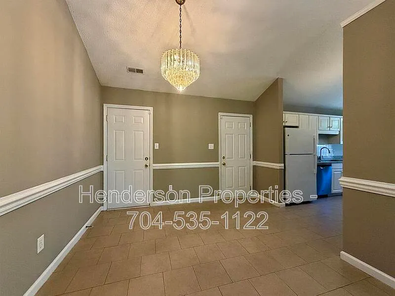 3 bed, 2.0 bath, 1413 sqft, $1,850 — Photo 4