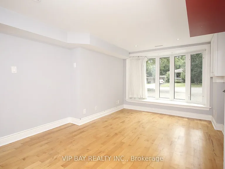 148 Betty Ann Dr — Photo 5